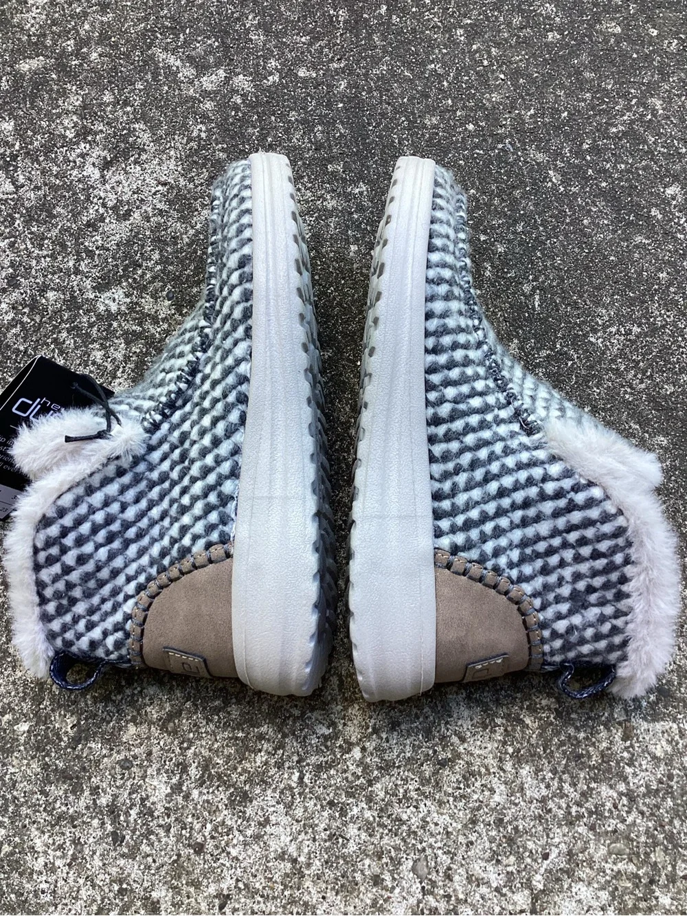 Hey Dude Denny Stone Grey Faux Fur Lined Slip-On Shoes Women’s US 5 NWT Cozy - Picture 8 of 11